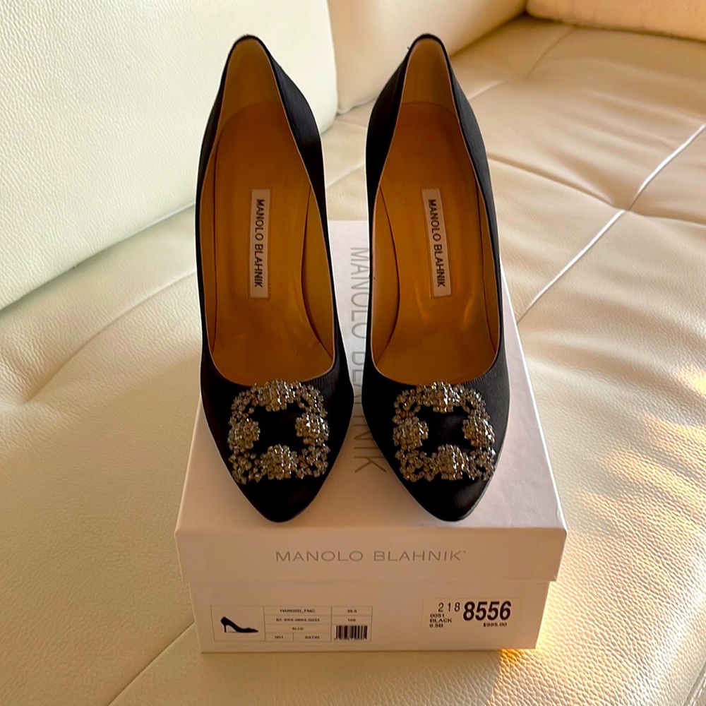 100% Authentic Manolo Blahnik Hangisi_FMC Black Satin 39.5